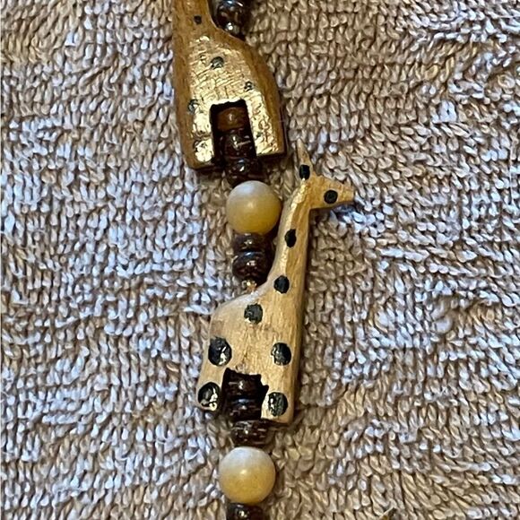 Vintage Wooden lightweight giraffe beaded necklace and earring set - Picture 5 of 6